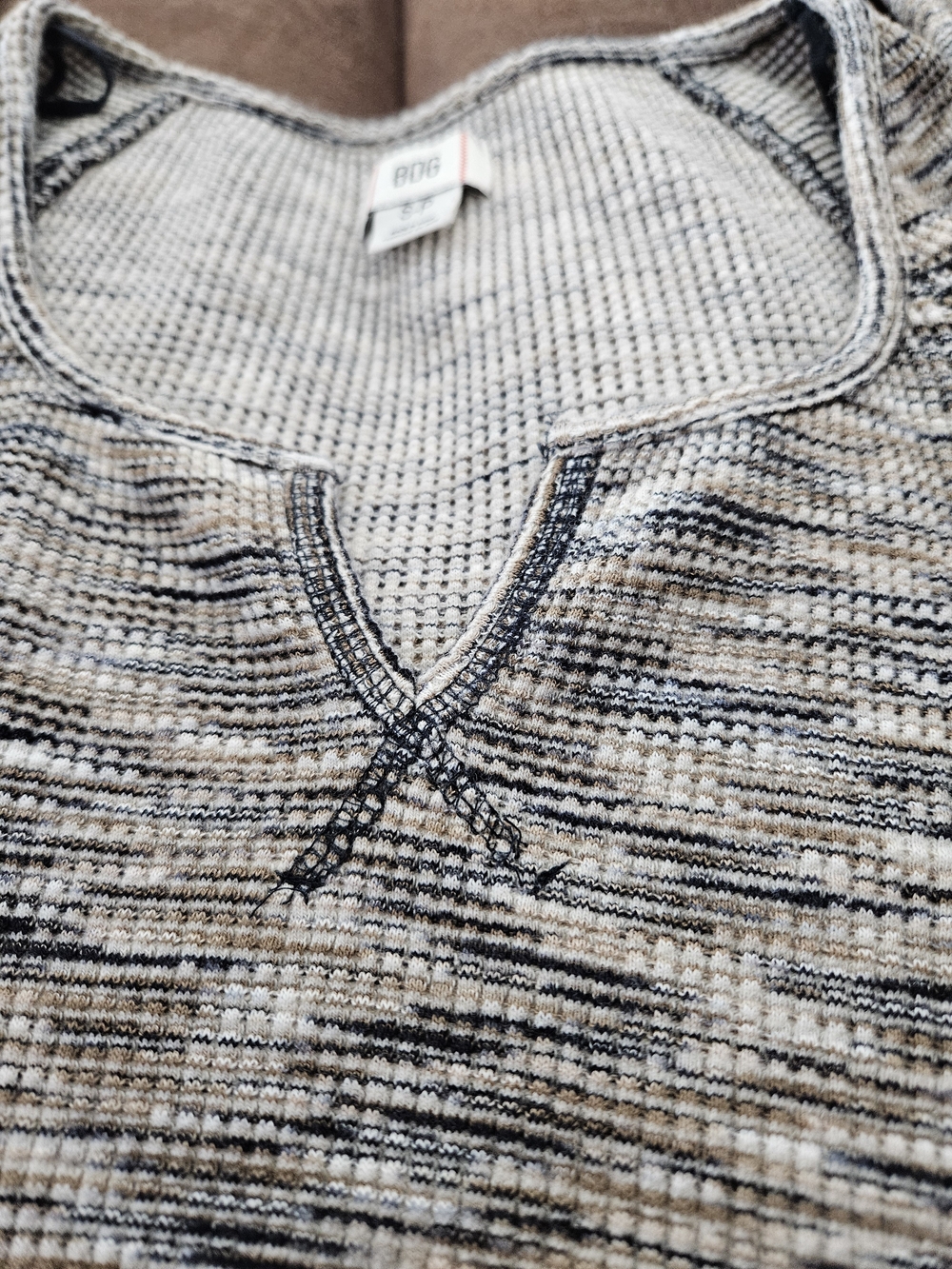 Urban Outfitters Ribbed Notched Crop Top Marled Beige Black Small Petite - Picture 14 of 16